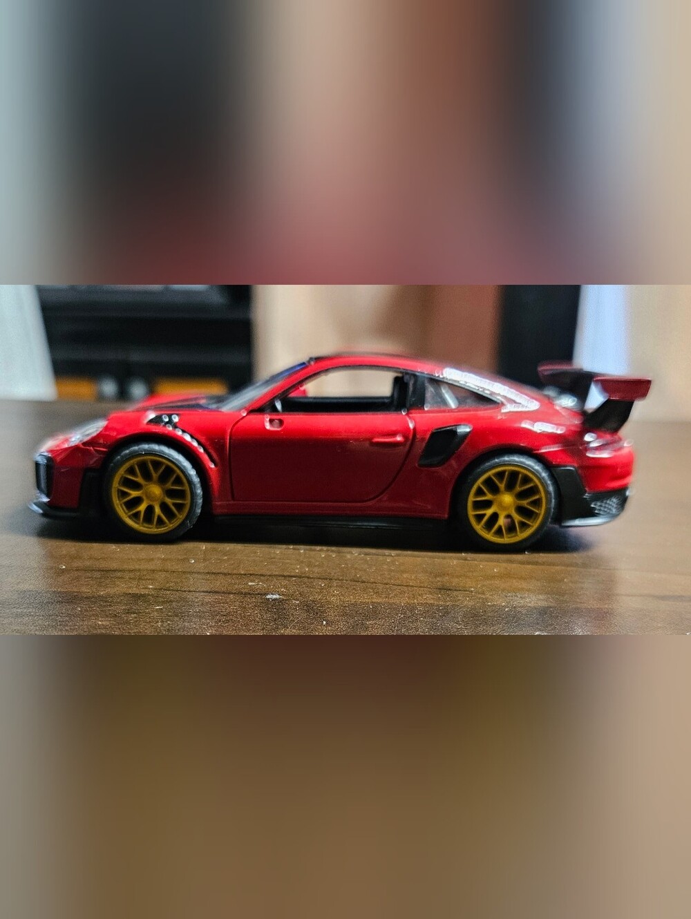 MSZ 1:32 scale Porsche 911 GT3 RS Weissach Package diecast model car.